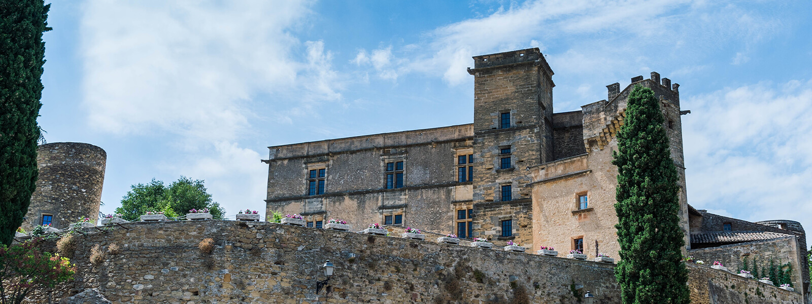 CAMPASUN - À la découverte du Château de Lourmarin